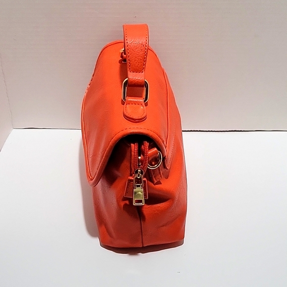 NWT Ahdorned Orange Purse. Comes with strap. 11 x 7 inches - Picture 6 of 6